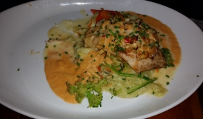 08.11.2015 21:13 | Casablanca Cafe | Blue Crab Crusted Mahi Mahi