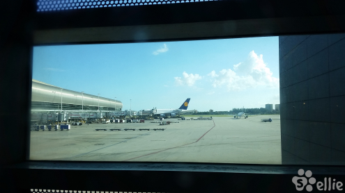 10.11.2015 15:08 | Lufthansa Plane is here