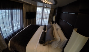 H2 Deluxe Owner's Suite 17102