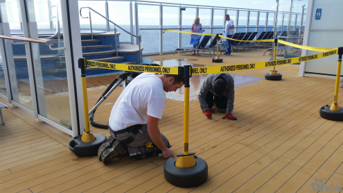 Public Sundeck 19